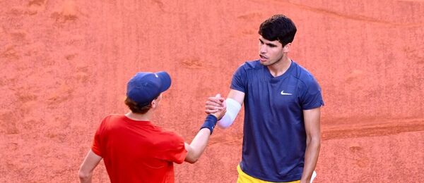 Jannik Sinner a Carlos Alcaraz v semifinále Roland Garros 2024