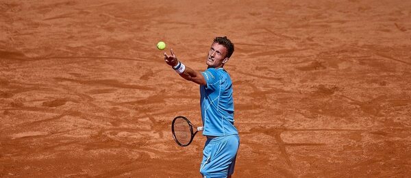 Jiří Lehečka na turnaji v německém Hamburku 2025