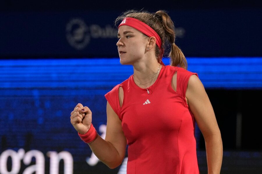 Karolína Muchová na turnaji WTA 2025 v Dubaji, dnes Muchová hraje 1. kolo Rolland Garros v Paříži