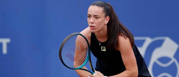 Česká tenistka Tereza Valentová na antukovém turnaji v Praze, dnes startuje v 1. kole Roland Garros 2025