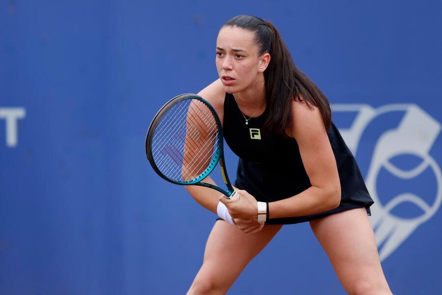 Česká tenistka Tereza Valentová na antukovém turnaji v Praze, dnes startuje v 1. kole Roland Garros 2025