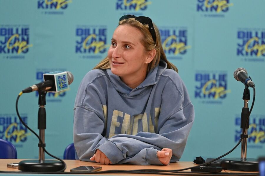 Markéta Vondroušová během tiskové konference tenisového Poháru Billie Jean Kingové, duben 2025