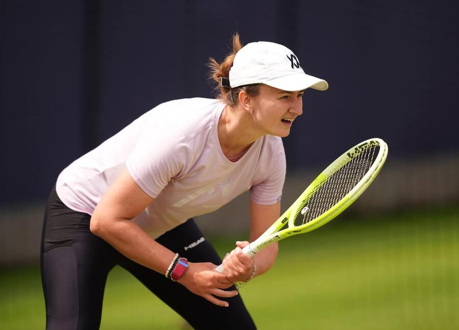 Barbora Krejčíková během tréninku v Queen&#039;s Club, Krejčíková dnes hraje 1. kolo WTA Londýn 2025 proti Šramkové