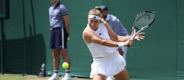 Tenis, WTA, Karolína Muchová během Wimbledonu, tráva