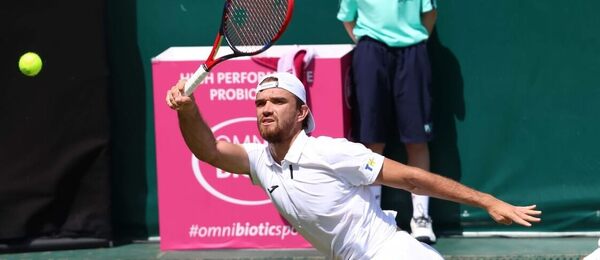 Český tenista Tomáš Macháč na turnaji v Halle.