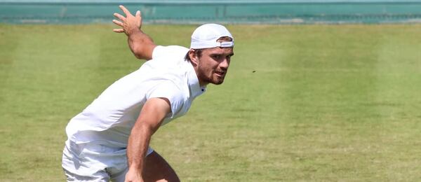 Tomáš Macháč na ATP Halle 2025, kde ho dnes ve čtvrtfinále vyzve Alexander Bublik
