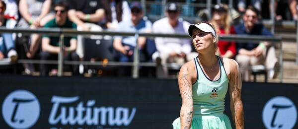 Markéta Vondroušová během čtvrtfinále proti Ons Jabeur, WTA Berlín 2025