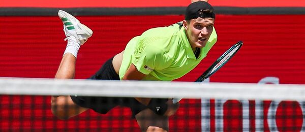Český tenista Jakub Menšík na turnaji ATP 2025 v Londýně, dnes Menšík hraje osmifinále v Eastbourne