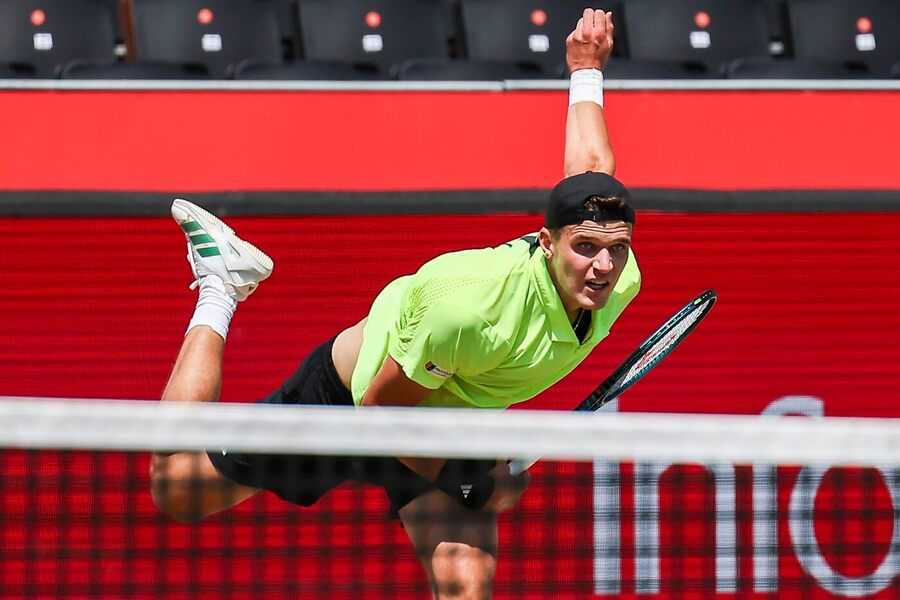Český tenista Jakub Menšík na turnaji ATP 2025 v Londýně, dnes Menšík hraje osmifinále v Eastbourne