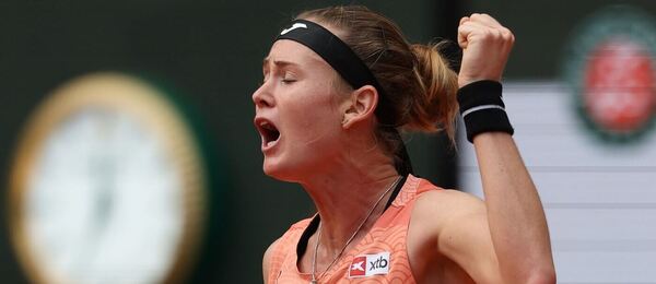 Česká tenistka Marie Bouzková během Roland Garros 2025, do dalšího grandslamu Bouzková dnes nastoupí ve Wimbledonu