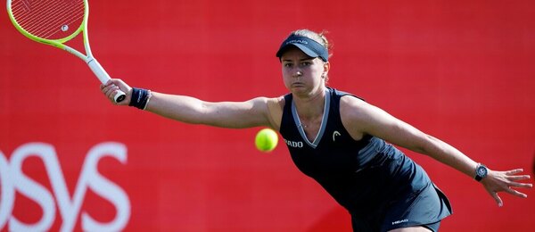 Tenis, WTA, Barbora Krejčíková na turnaji v londýnském Queens Clubu, tráva