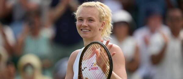 Kateřina Siniaková po výhře nad Qinwen Zheng v 1. kole Wimbledonu 2025, dnes ji vyzve Naomi Osaka