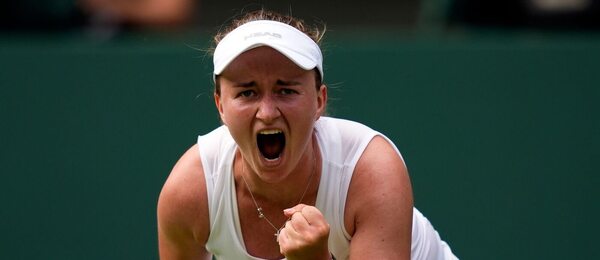 Barbora Krejčíková slaví vítězství nad Alexandrou Ealou v 1. kole Wimbledonu 2025