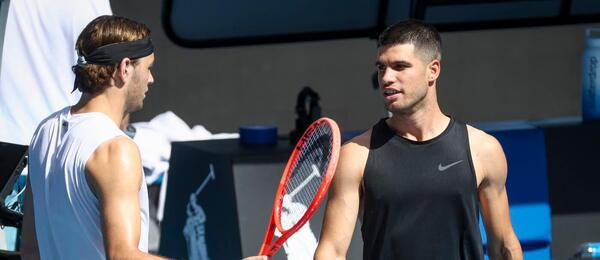 Taylor Fritz a Carlos Alcaraz na společném tréninku, leden 2025
