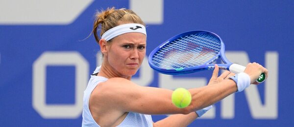 Tenis, WTA, Marie Bouzková během osmifinále v Praze, zápas proti Gao z Číny