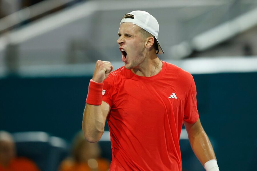 Tenista Jakub Menšík ve finále ATP 1000 Miami 2025, další betonové Masters dnes Menšík odstartuje v Torontu.