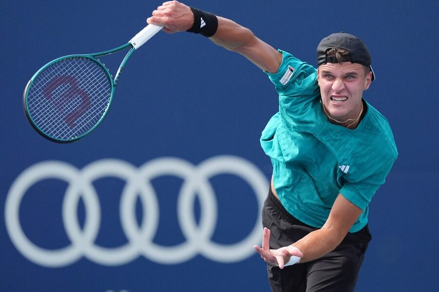 Český tenista Jakub Menšík ve vítězném zápase na ATP 1000 Toronto 2025, dnes Menšík hraje 3. kolo.