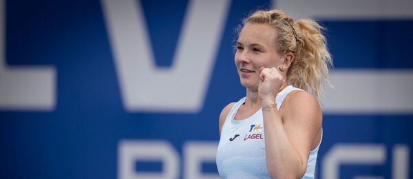 Tenis, WTA, Kateřina Siniaková na turnaji v Praze, zápas proti Dominice Šalkové