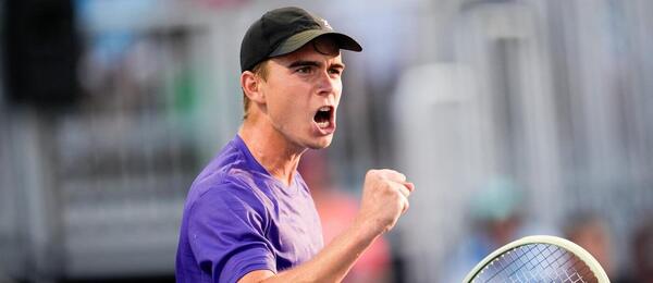 Tenis, ATP, Dalibor Svrčina během Masters v Torontu, zápas s Daniilem Medvedevem