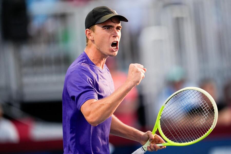 Tenis, ATP, Dalibor Svrčina během Masters v Torontu, zápas s Daniilem Medvedevem