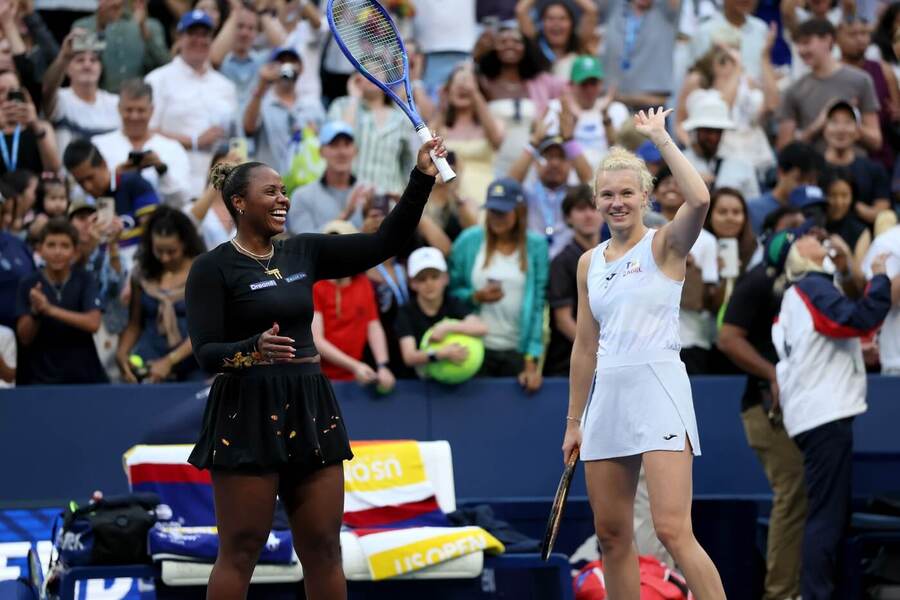 Tenis, WTA, Kateřina Siniaková a Taylor Townsend během semifinále US Open 2025