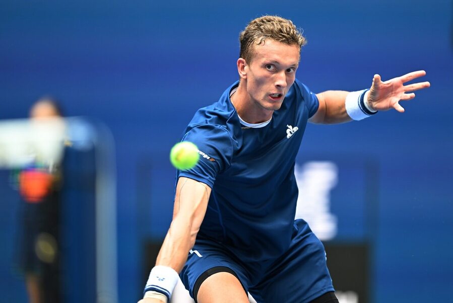 Český tenista Jiří Lehečka ve čtvrtfinále US Open 2025, po kterém se v žebříčku ATP posunul na rekordní 16. místo.