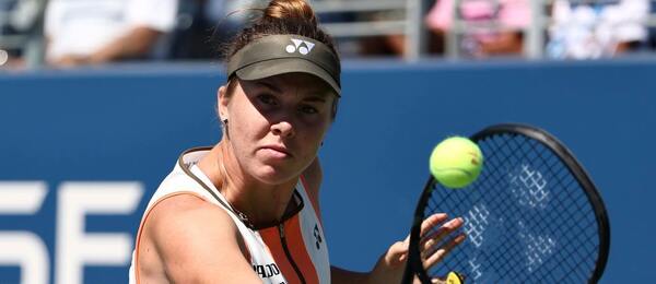 Linda Nosková v zápase 3. kola US Open 2025, další zápas odehraje dnes na WTA China Open v Pekingu 