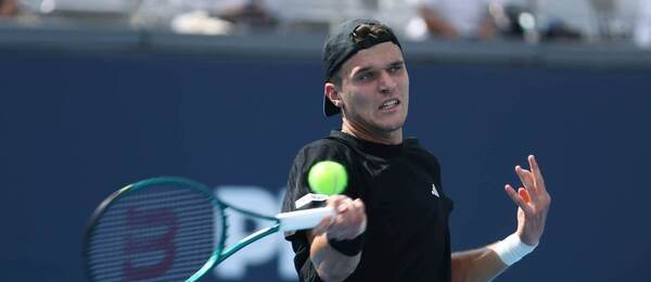 Tenis, ATP, Jakub Menšík na turnaji v Pekingu, zápas proti Kecmanovicovi