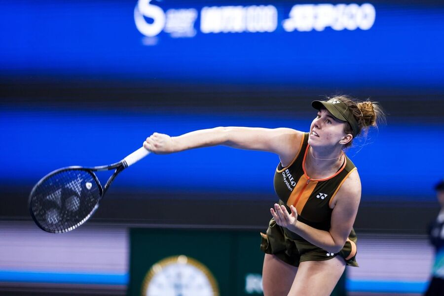 Linda Nosková ve vítězném 3. kole WTA China Open v Pekingu, dnes ji v osmifinále vyzve Anastasia Potapova