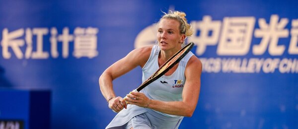 Tenis, WTA, Kateřina Siniaková během osmifinále turnaje ve Wuhanu, zápas s Jovic