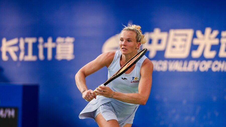 Tenis, WTA, Kateřina Siniaková během osmifinále turnaje ve Wuhanu, zápas s Jovic