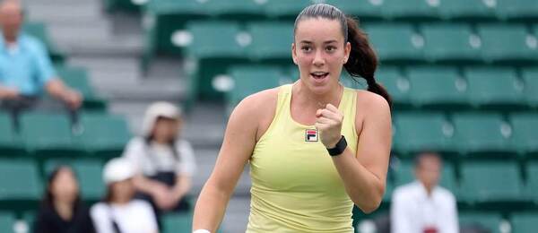 Tereza Valentová ve vítězném čtvrtfinále WTA Osaka 2025, Valentová dnes v Japonsku hraje semifinále proti Jaqueline Cristian.