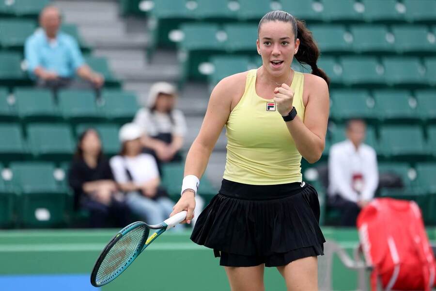 Tereza Valentová ve vítězném čtvrtfinále WTA Osaka 2025, Valentová dnes v Japonsku hraje semifinále proti Jaqueline Cristian.