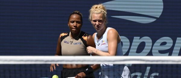 Tenis, WTA, Kateřina Siniaková s Taylor Townsend při finále US Open
