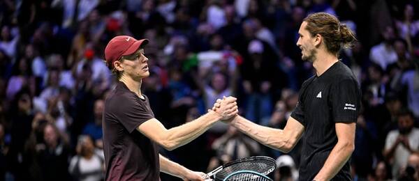 Jannik Sinner a Alexander Zverev na turnaji v Paříži 2025