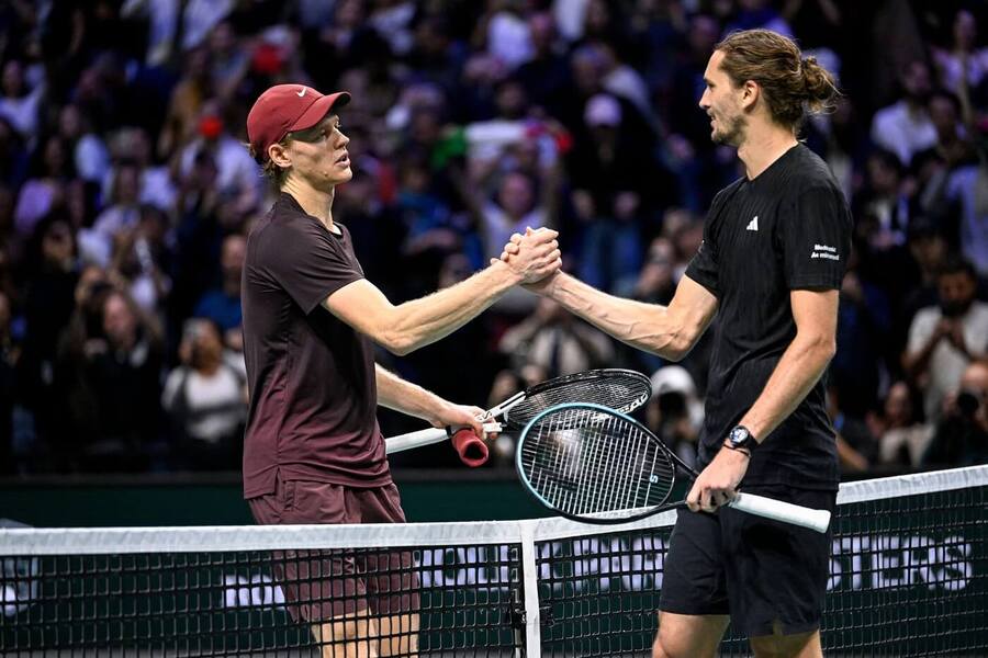 Jannik Sinner a Alexander Zverev na turnaji v Paříži 2025