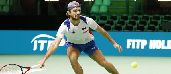 Tenista Tomáš Macháč v přípravě na zápas Česko vs. Španělsko na finálovém turnaji Davis Cupu 2025 v Bologni