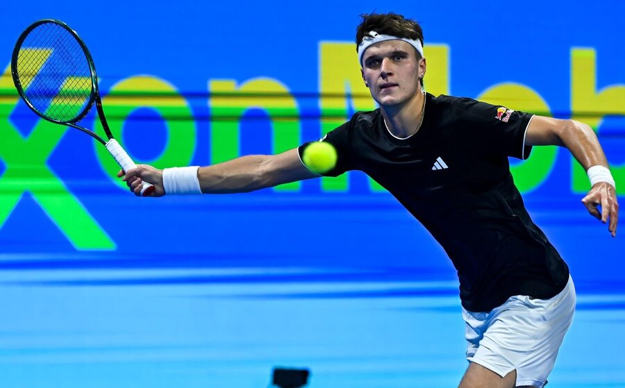 Jakub Menšík na turnaji v&nbsp;Dauhá 2026