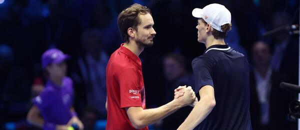 Daniil Medvedev a Jannik Sinner na Turnaji mistrů 2024