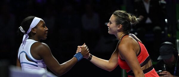 Coco Gauff a Aryna Sabalenka na Turnaji mistryň 2025