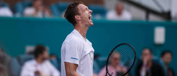 Jiří Lehečka se ve finále turnaje v Miami utká s Jannikem Sinnerem
