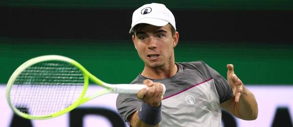 Dalibor Svrčina během utkání proti Janniku Sinnerovi na turnaji v Indian Wells v roce 2026