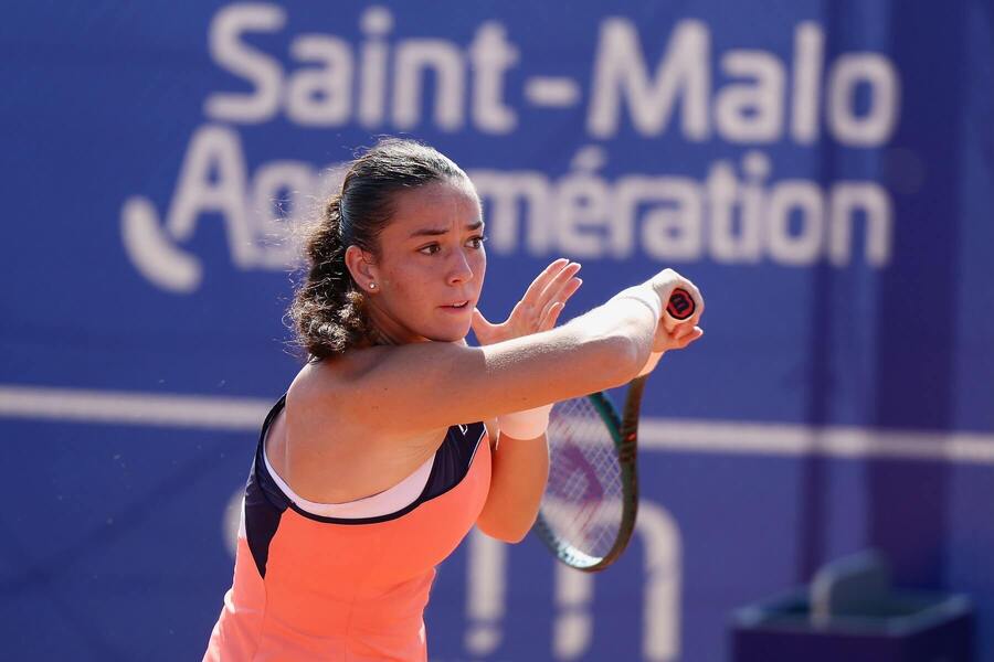 Tereza Valentová během turnaje WTA 125 ve francouzském Saint-Malo