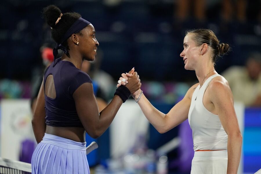 Coco Gauff a&nbsp;Elina Svitolina na turnaji v&nbsp;Dubaji 2026