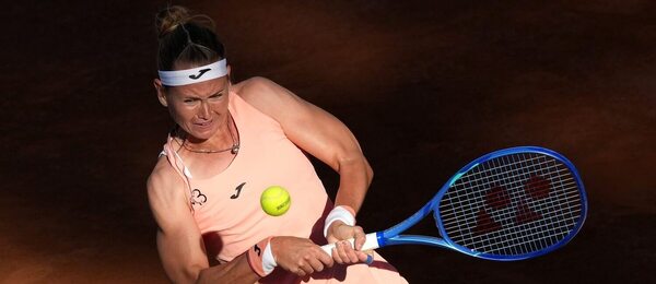Marie Bouzková v duelu proti Naomi Osaka - Řím 2025