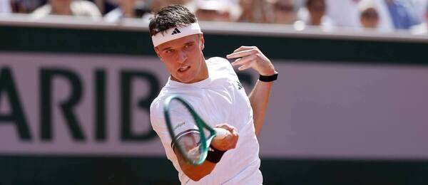 Jakub Menšík během 1. kola Roland Garros 2026