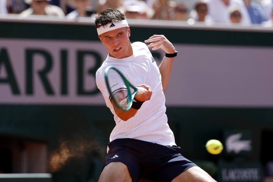 Jakub Menšík během 1.&nbsp;kola Roland Garros 2026