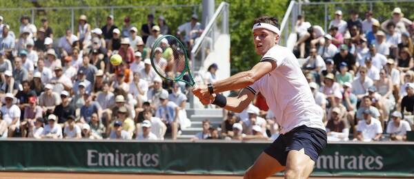 Jakub Menšík během zápasu 2. kola na Roland Garros 2026
