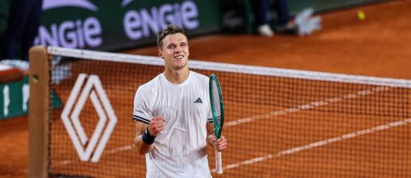 Jakub Menšík po osmifinálové bitvě s Andreyem Rublevem, Roland Garros 2026
