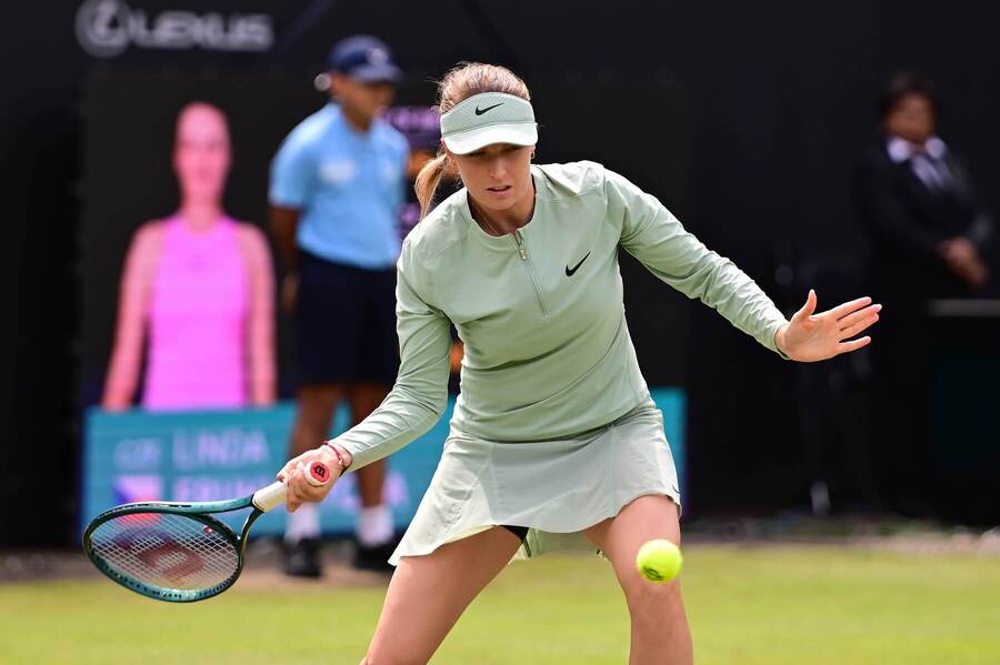 Linda Fruhvirtová zabojuje o&nbsp;místo v&nbsp;hlavní soutěži Wimbledonu